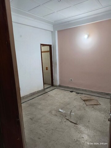 Room in 2 BHK Apartment at Vasundhara Sector 11 – for Sale