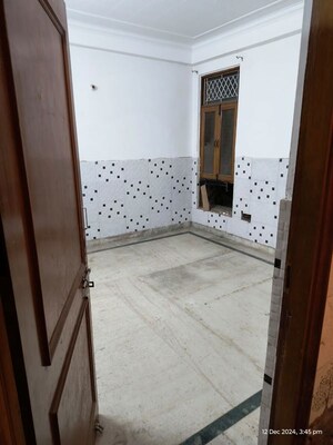 Room in 2 BHK Apartment at Vasundhara Sector 11 – for Sale