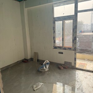 Room in 2 BHK Builder Floor at Sector 81 – for Sale