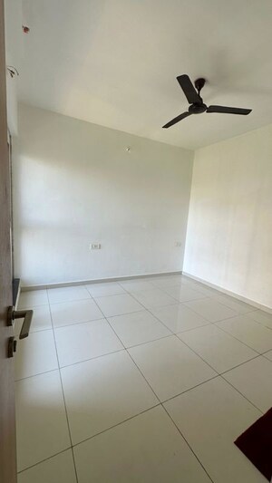 Room in 1 BHK Apartment at Raunak Delight, Owale – for Rent