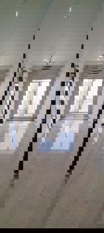 Room in 3.5 BHK Builder Floor at Smart World Gems, Sector 89 – for Rent