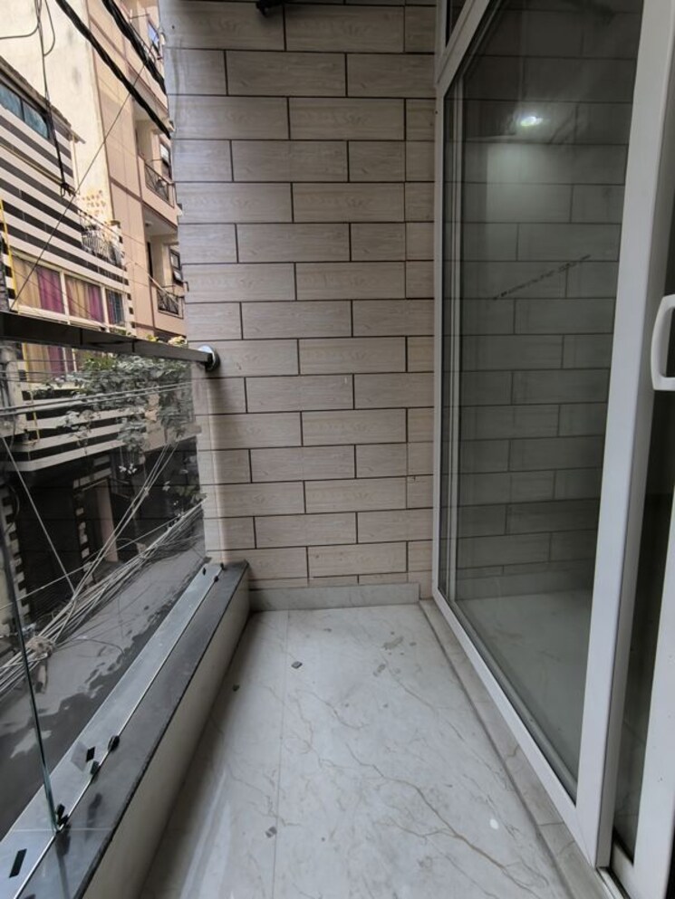 Balcony, sector 7 dwarka 3 Bedroom 1000 Sq.Ft. Builder Floor In Sector 7 Dwarka Delhi 9751545