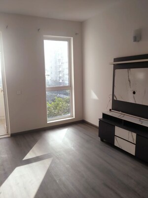 Room in 3 BHK Apartment at DLF The Crest, Sector 54 – for Rent