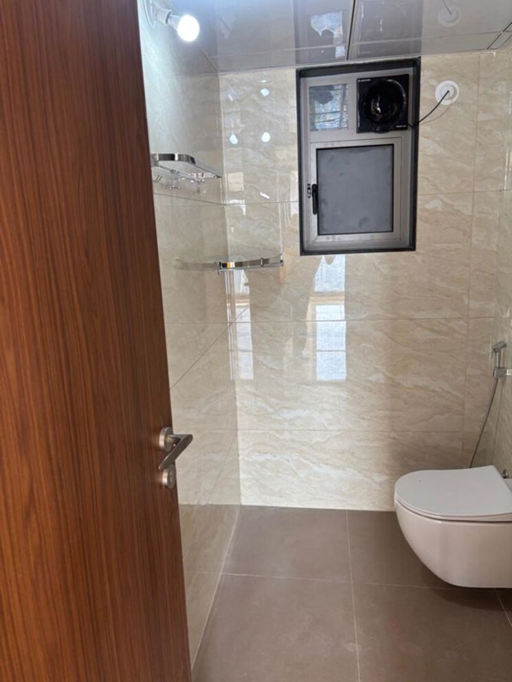 Bathroom, vj-yashwin-nuovo-centro 3 Bedroom 1000 Sq.Ft. Apartment In Wakad Pune 9751551