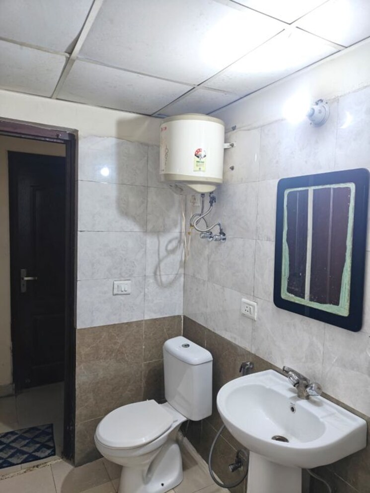 Bathroom, gardenia-gateway 3.5 Bedroom 1700 Sq.Ft. Apartment In Sector 75 Noida 9751558