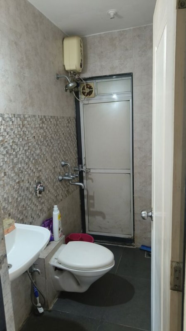 Bathroom, raunak-heights 1 Bedroom 405 Sq.Ft. Apartment In Ghodbunder Road Thane 9751562