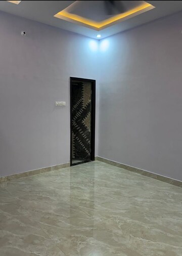 Room in 2 BHK Independent House at Jankipuram – for Sale