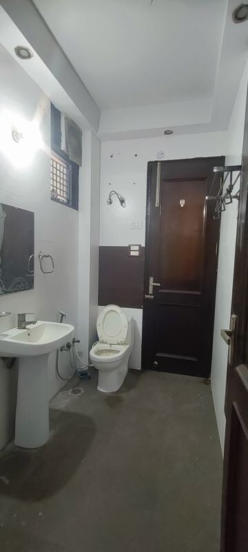 Bathroom in 3 BHK Builder Floor at Sector 37 – for Rent