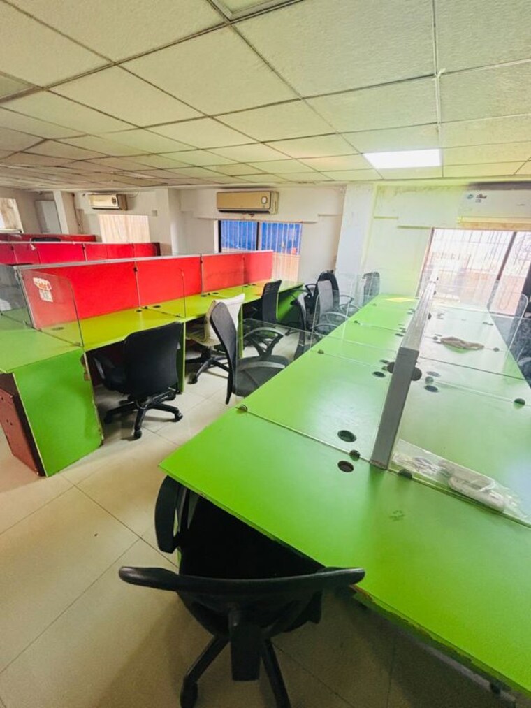 Team Area, malad west Commercial Office Space 1850 Sq.Ft. In Malad West Mumbai 9751859