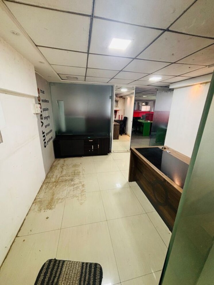Entrance, malad west Commercial Office Space 1850 Sq.Ft. In Malad West Mumbai 9751859