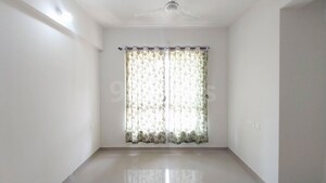 Room in 1 BHK Apartment at Raunak Heights, Ghodbunder Road – for Rent