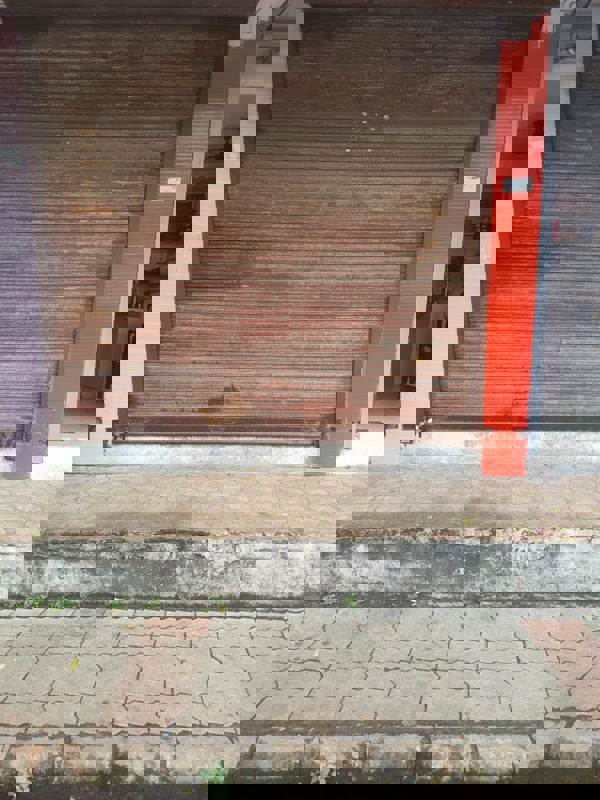 Retail Shop For Rent in Athwa