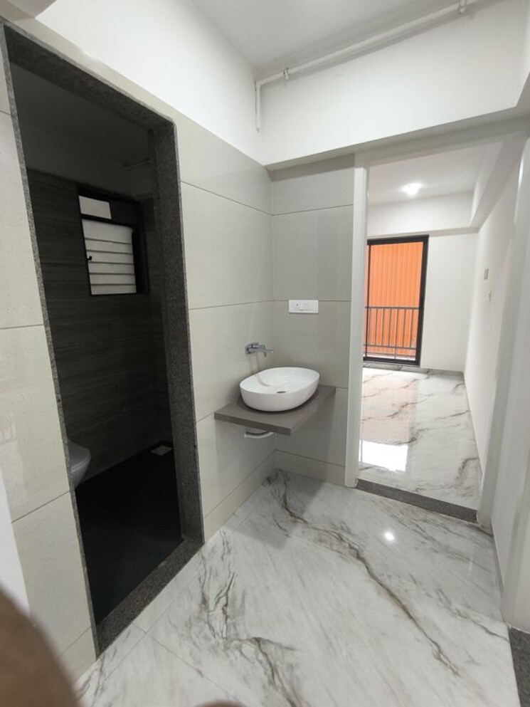 Bathroom, adajan 3 Bedroom 1950 Sq.Ft. Apartment In Adajan Surat 9752048