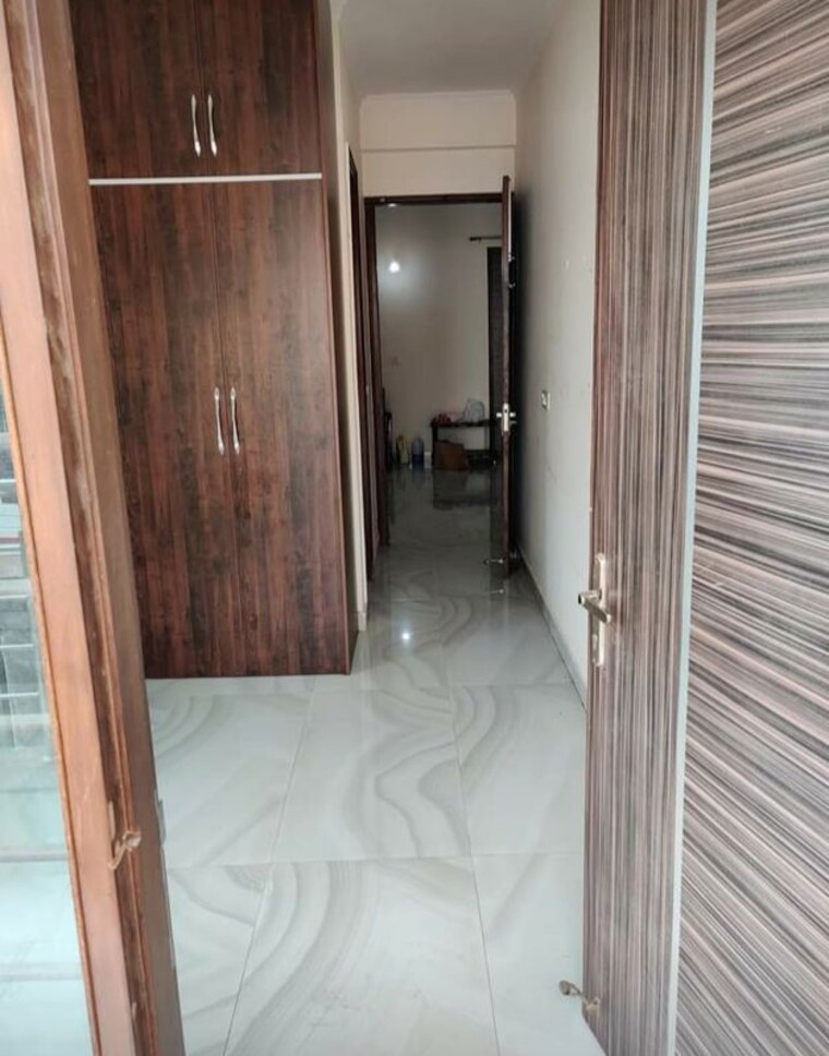 Bathroom, sector 23a 3 Bedroom 1450 Sq.Ft. Builder Floor In Sector 23a Gurgaon 9752085