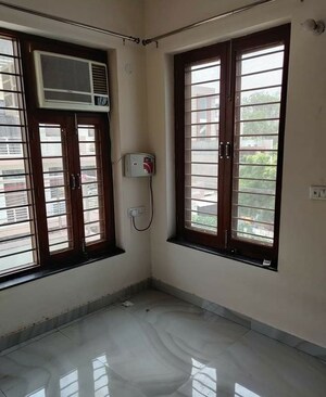 Room in 3 BHK Builder Floor at Sector 23a – for Rent