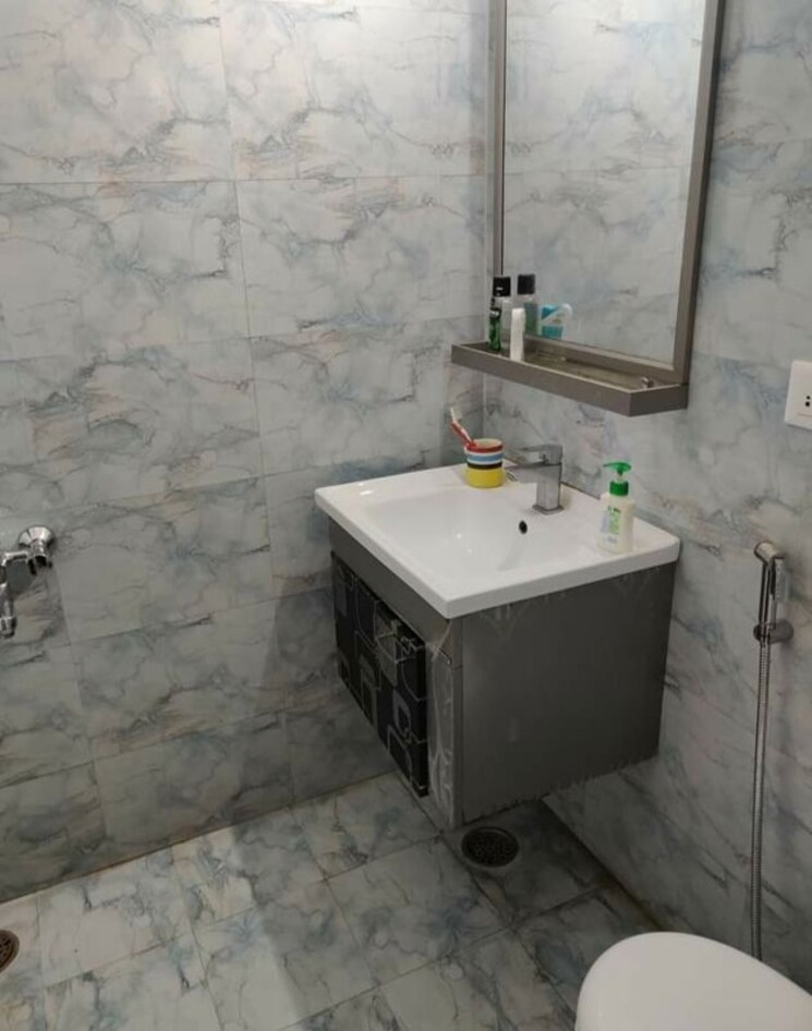 Bathroom, sector 23a 3 Bedroom 1450 Sq.Ft. Builder Floor In Sector 23a Gurgaon 9752085