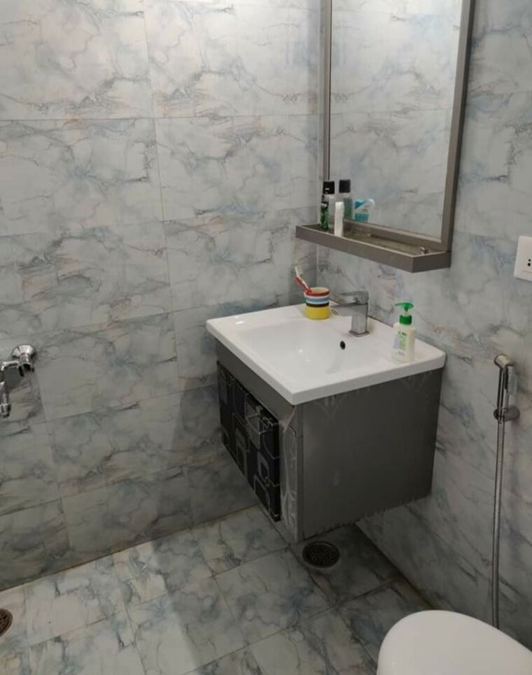Bathroom, sector 23a 3 Bedroom 1450 Sq.Ft. Builder Floor In Sector 23a Gurgaon 9752085