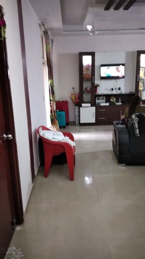 Room in 2 BHK Apartment at Mahagun Mywoods, Sector 16c Greater Noida – for Rent