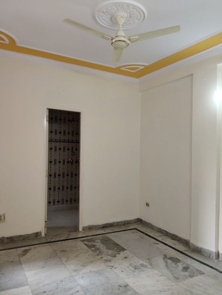 Room, sector 4 2 Bedroom 900 Sq.Ft. Apartment In Sector 4 Panchkula 9752096