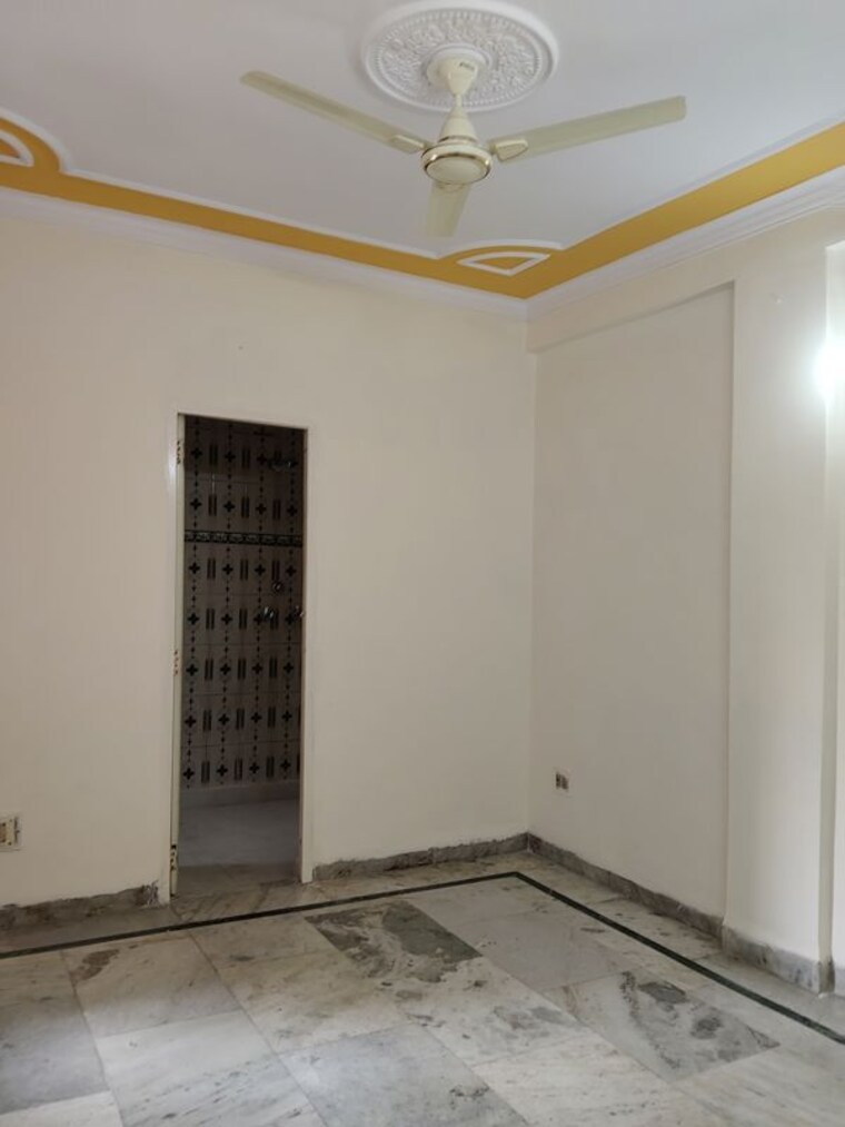 Room, sector 4 2 Bedroom 900 Sq.Ft. Apartment In Sector 4 Panchkula 9752096