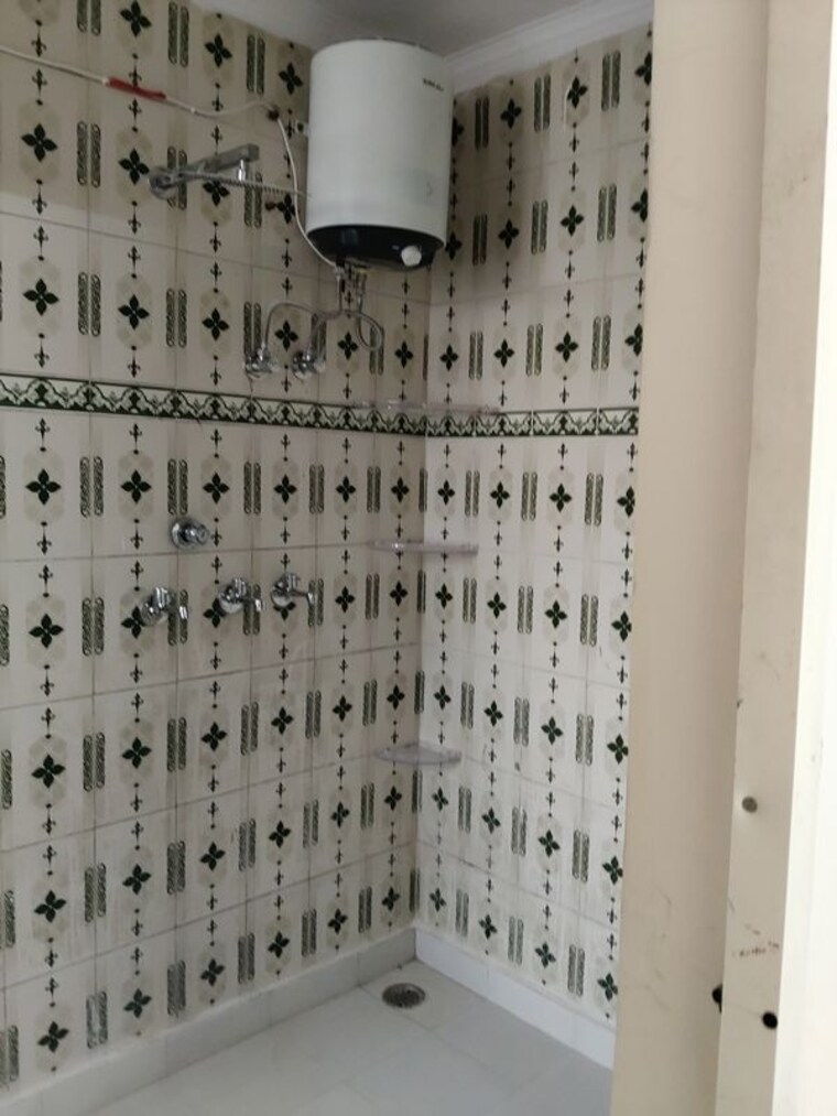 Bathroom, sector 4 2 Bedroom 900 Sq.Ft. Apartment In Sector 4 Panchkula 9752096