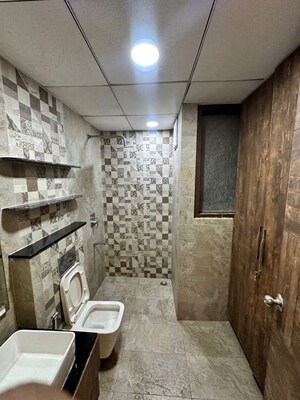 Bathroom in 4 BHK Apartment at DLF The Wellington Estate, Dlf Phase V – for Rent