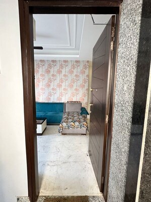 Living Room in 4 BHK Apartment at DLF The Wellington Estate, Dlf Phase V – for Rent