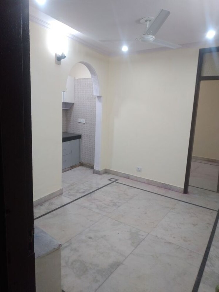 Room, govindpuri 2 Bedroom 50 Sq.Yd. Builder Floor In Govindpuri Delhi 9752158