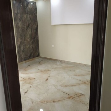 Room in 4 BHK Builder Floor at Sector 85 – for Sale