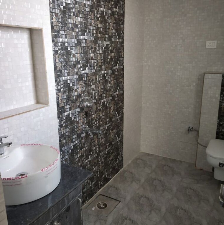 Bathroom, sector 85 4 Bedroom 2230 Sq.Ft. Builder Floor In Sector 85 Faridabad 9752355
