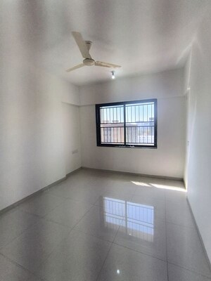 Room in 2 BHK Apartment at Godrej Green Vistas, Mahalunge – for Rent