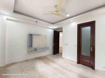 Room in 4 BHK Apartment at Saket – for Rent