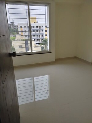 Room in 3 BHK Apartment at Blue 27th Avenue, Bavdhan – for Rent