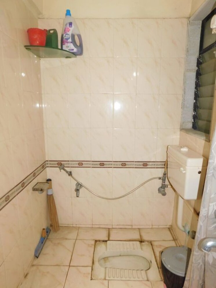 Bathroom, poonam-darshan 2 Bedroom 750 Sq.Ft. Apartment In Andheri East Mumbai 9752590