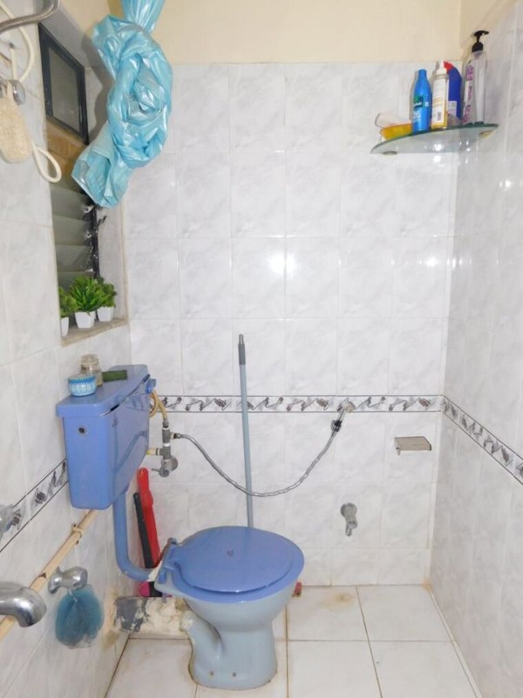 Bathroom, poonam-darshan 2 Bedroom 750 Sq.Ft. Apartment In Andheri East Mumbai 9752590