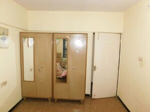 Room in 2 BHK Apartment at Poonam Darshan, Andheri East – for Rent