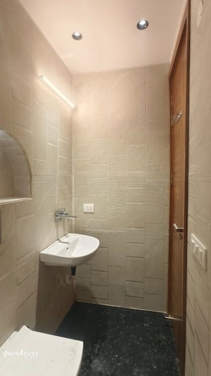 Bathroom in 1 BHK Builder Floor at Vinoba Puri – for Rent