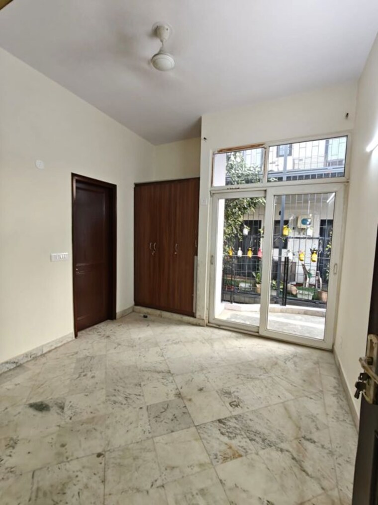 Room, mohit-house 2 Bedroom 2000 Sq.Ft. Builder Floor In Sushant Lok I Gurgaon 9752674