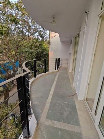 Balcony in 2 BHK Builder Floor at Mohit House, Sushant Lok I – for Rent