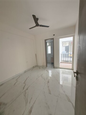 Room in 3.5 BHK Apartment at M3M Soulitude, Sector 89 – for Rent