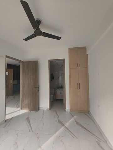 Room in 3.5 BHK Apartment at M3M Soulitude, Sector 89 – for Rent