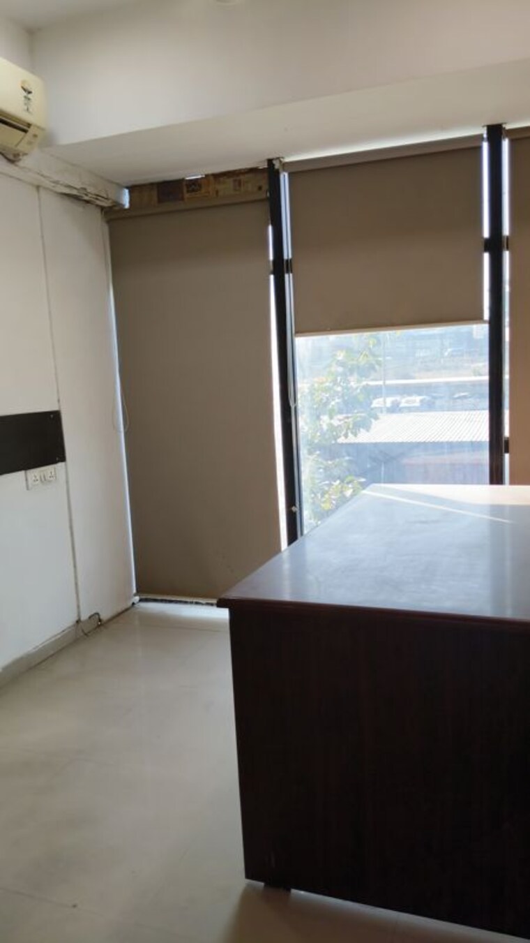 Room, baner Commercial Office Space 4000 Sq.Ft. In Baner Pune 9752703