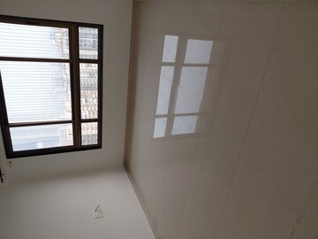 Room in 3 BHK Apartment at Kanakia Levels, Malad East – for Sale