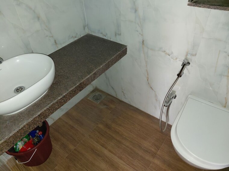 Bathroom, jyoti-sukriti 2 Bedroom 785 Sq.Ft. Apartment In Goregaon East Mumbai 9752798