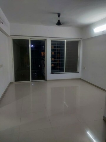 Room in 2 BHK Apartment at Mantra Insignia, Mundhwa – for Rent