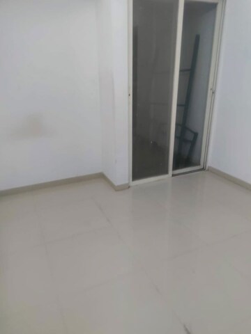 Room in 2 BHK Apartment at Mantra Insignia, Mundhwa – for Rent