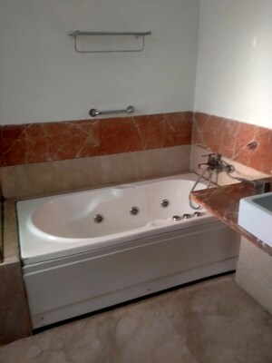 Bathroom in 4 BHK Apartment at Parsvnath Exotica, Sector 53 – for Rent