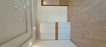 Room in 3 BHK Builder Floor at BPTP District Phase 2, Sector 84 – for Sale