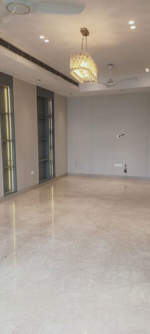 Room in 4 BHK Apartment at Pioneer Araya, Sector 62 – for Rent