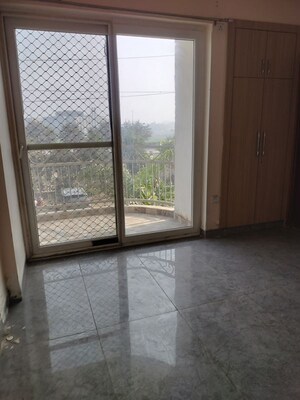 Room in 3.5 BHK Apartment at Urbtech Hilston, Sector 79 – for Rent